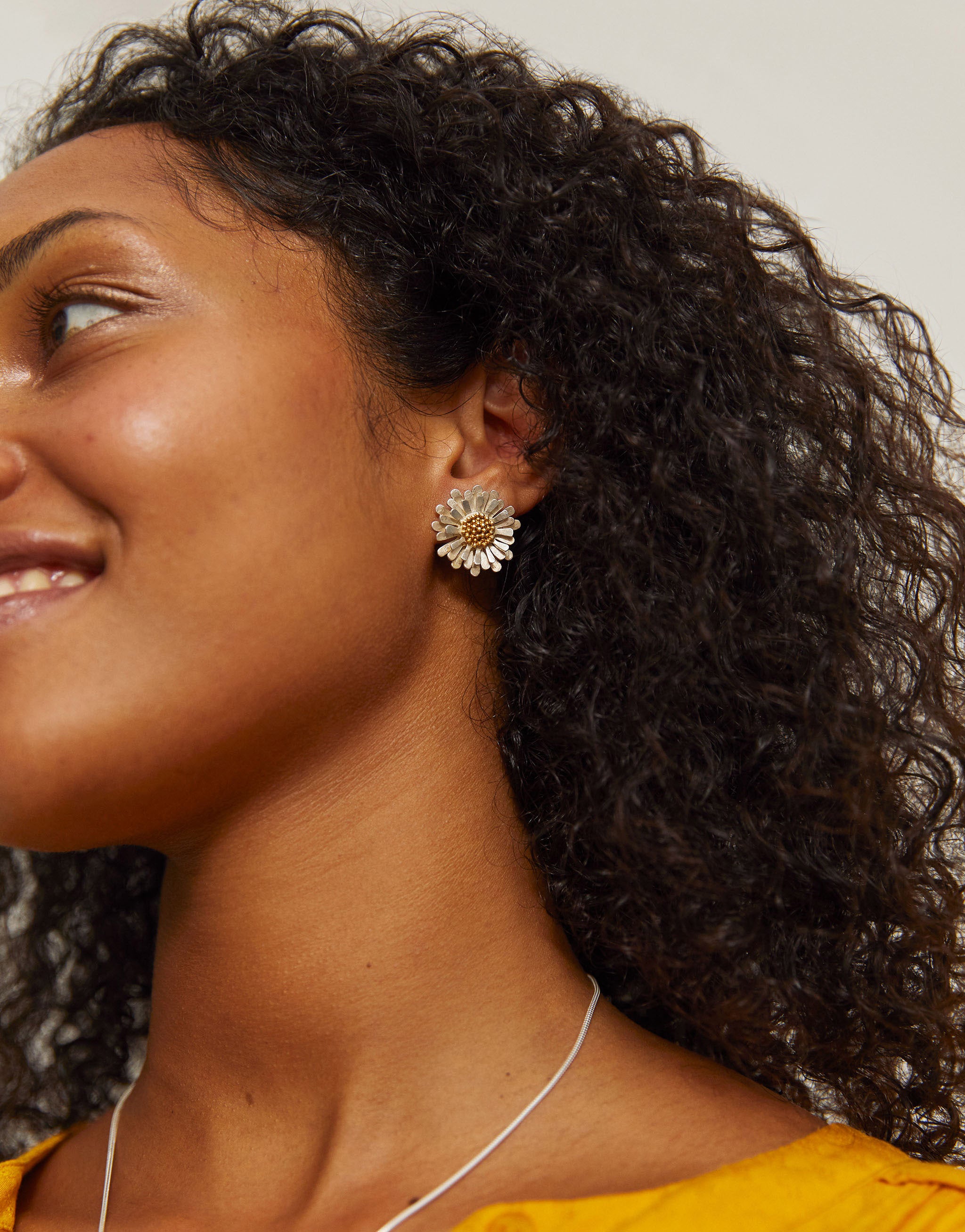 Aster flower stud earrings in silver