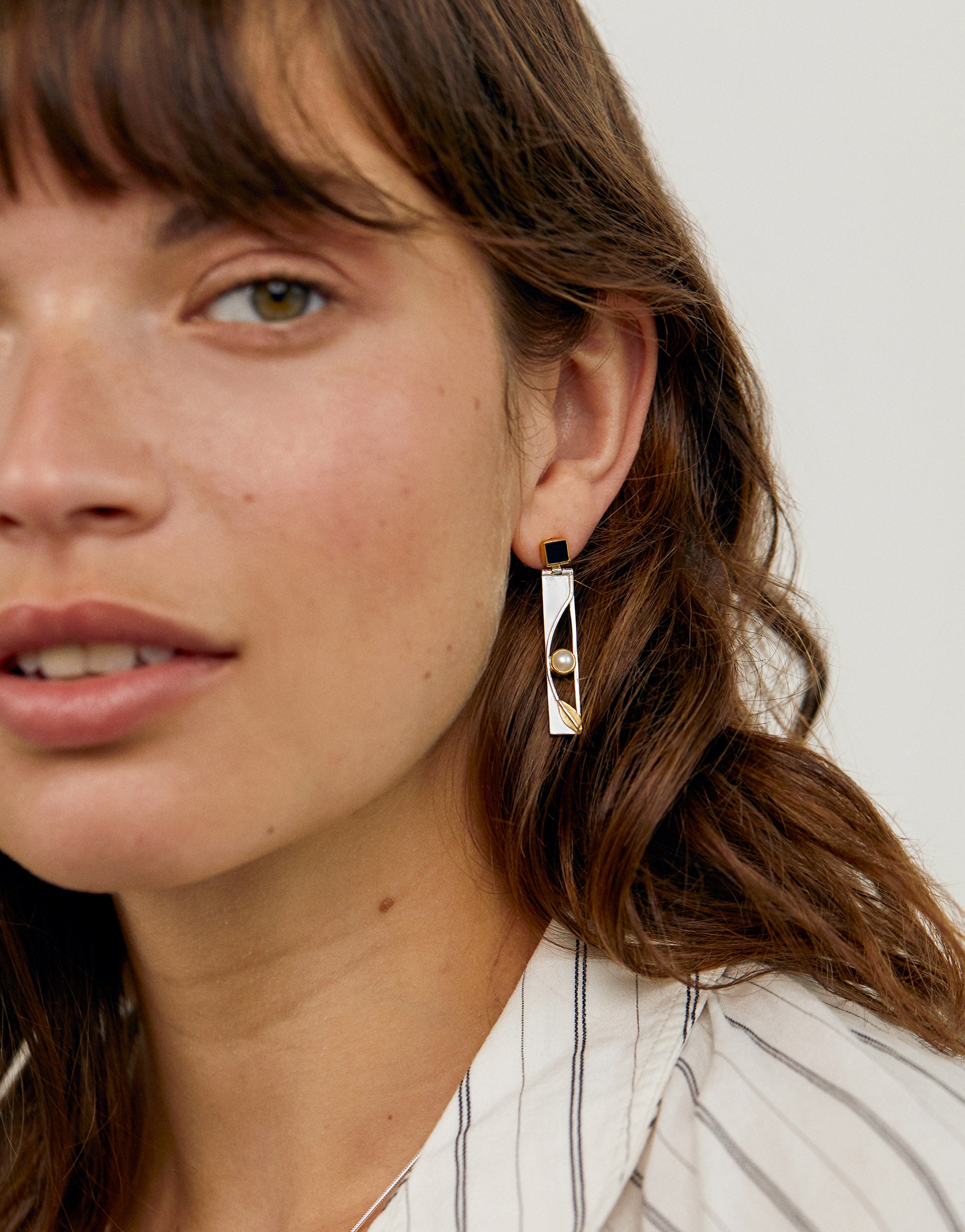 Rectangular Art Deco earrings with pearl and onyx in sterling silver