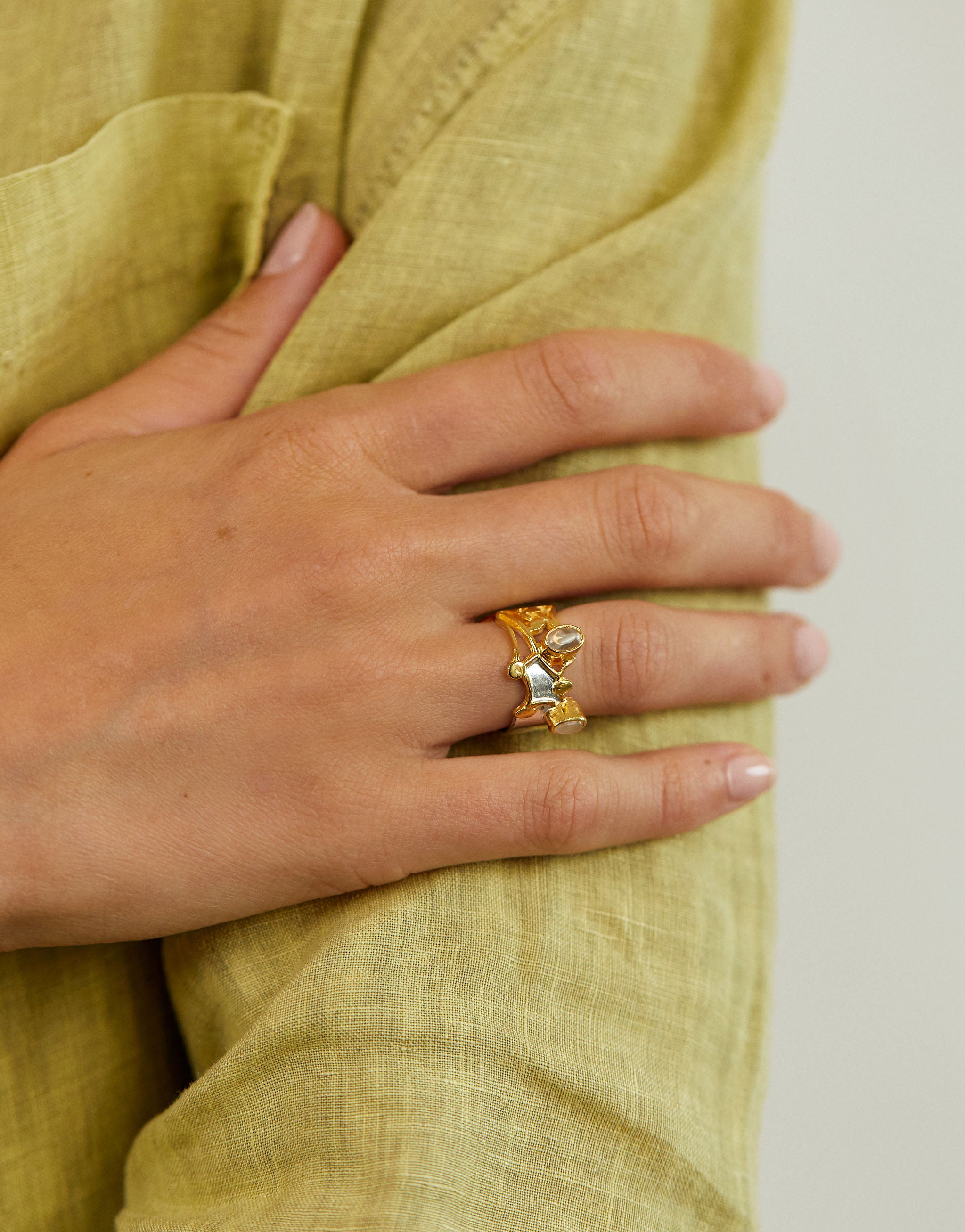 Hedgerow Wildflower ring in sterling silver with 18ct gold plate and moonstone gemstones.