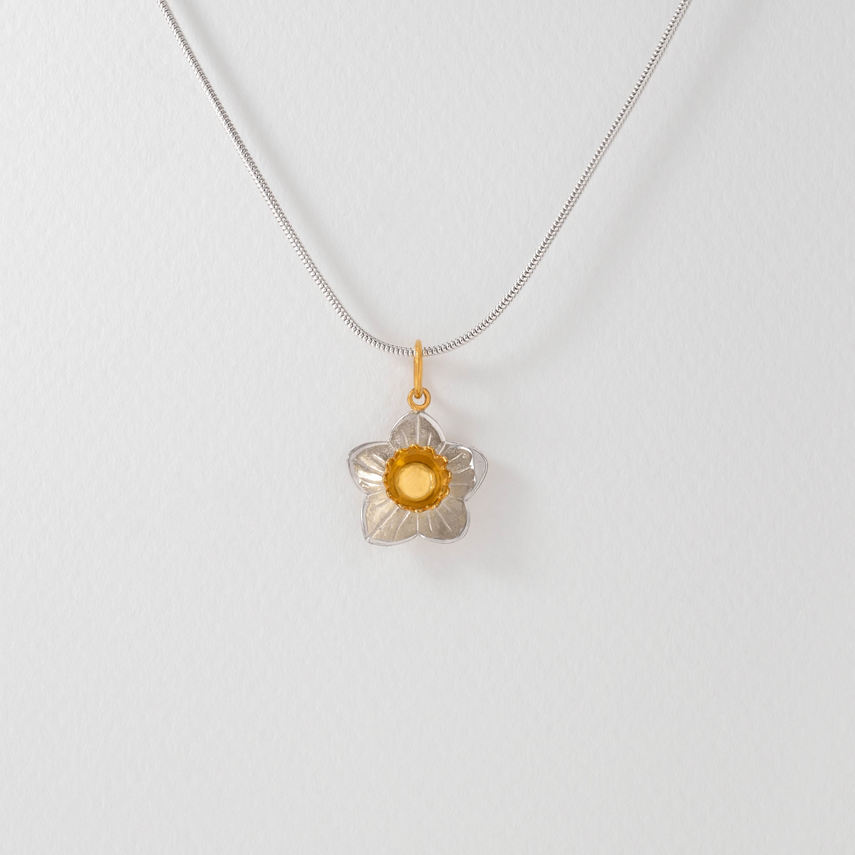 Silver daffodil pendant in sterling silver and 18ct gold plate