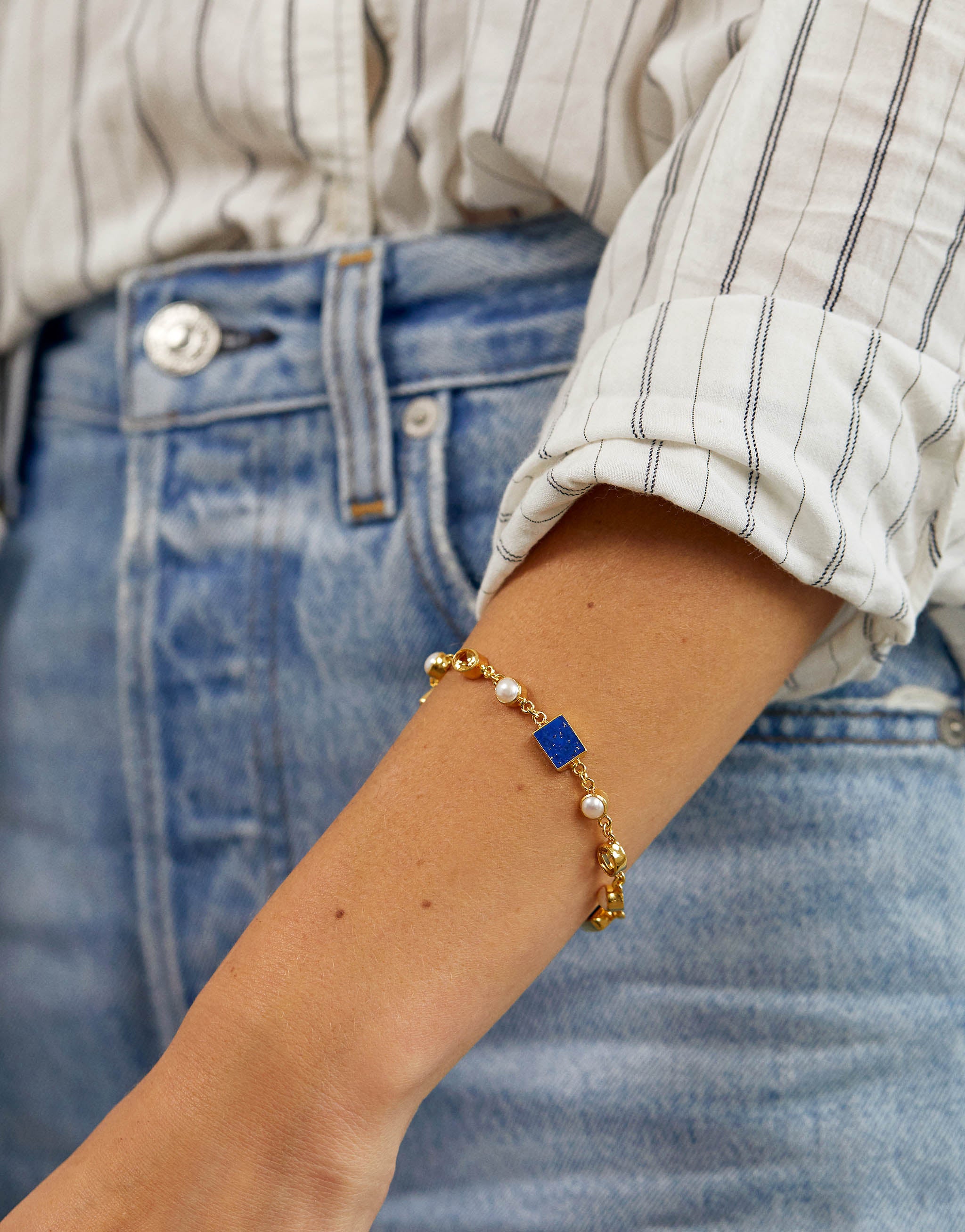 Vermeer inspired bracelet in 18ct gold-plated sterling silver, set with lapis lazuli, citrine, and freshwater pearls. The design reflects the luminous colour palettes of Johannes Vermeer’s paintings, blending artful elegance with timeless style.