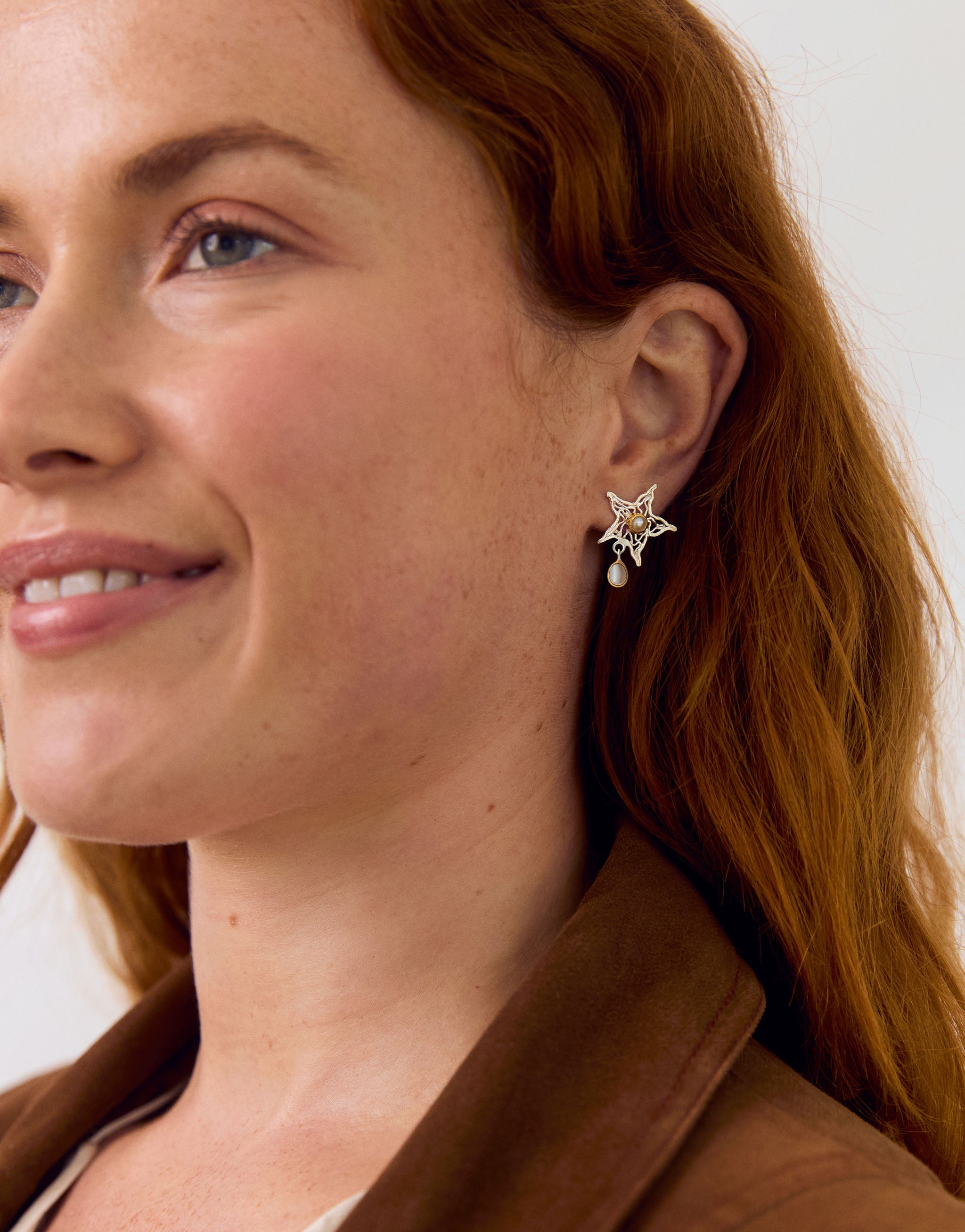 Ladies starfish stud earrings sterling silver sea star earrings with pearl drop